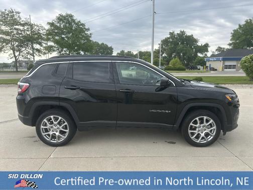 2022 Jeep Compass Latitude Lux