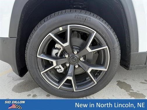 Bright White Clearcoat 2026 Jeep Cherokee Overland
