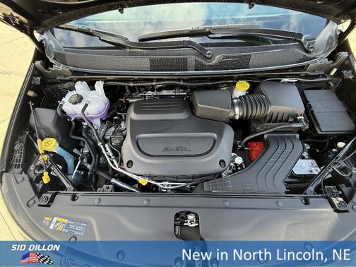 Diamond Black 2026 Chrysler Pacifica Select