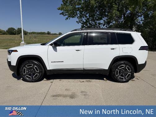Bright White Clearcoat 2026 Jeep Cherokee LAREDO/LIMITED