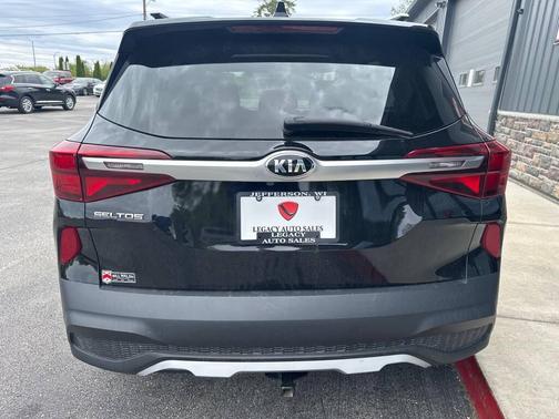Cherry Black 2021 Kia Seltos LX