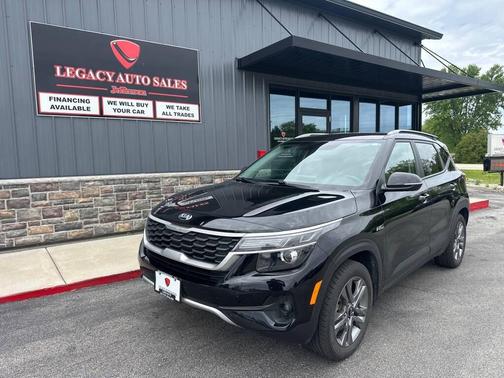 Cherry Black 2021 Kia Seltos LX