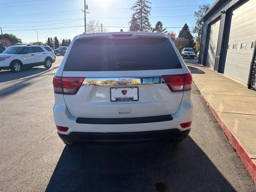 Stone White Clearcoat 2012 Jeep Grand Cherokee Laredo
