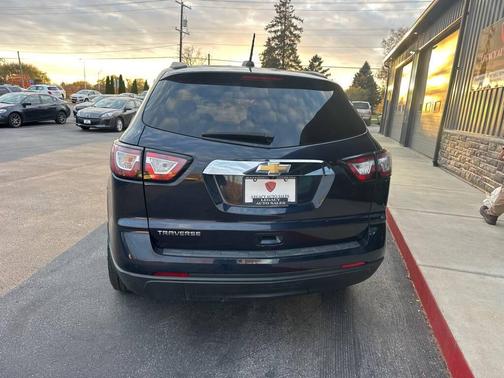 2017 Chevrolet Traverse LS