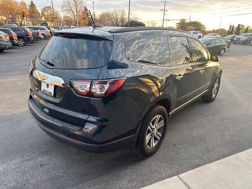 2017 Chevrolet Traverse LS
