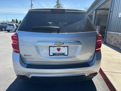 Silver Ice Metallic 2017 Chevrolet Equinox 1LT