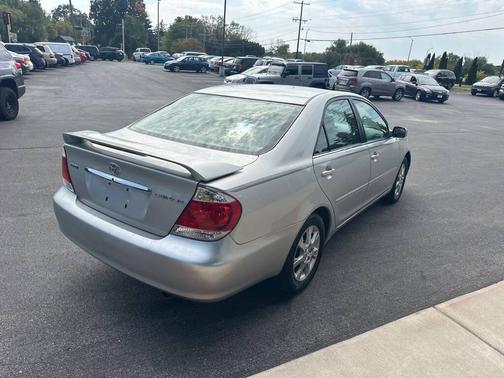 2005 Toyota Camry XLE