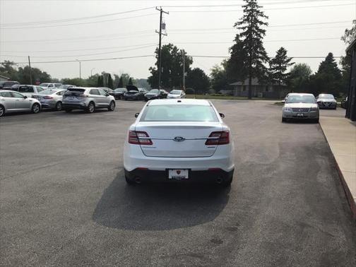 Oxford White 2017 Ford Taurus SE