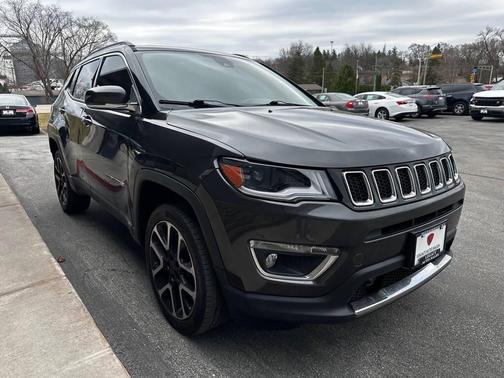Granite Crystal Metallic Clearcoat 2018 Jeep Compass Limited