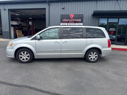 2012 Chrysler Town & Country Touring