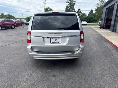 2012 Chrysler Town & Country Touring