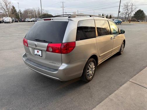 2009 Toyota Sienna LE