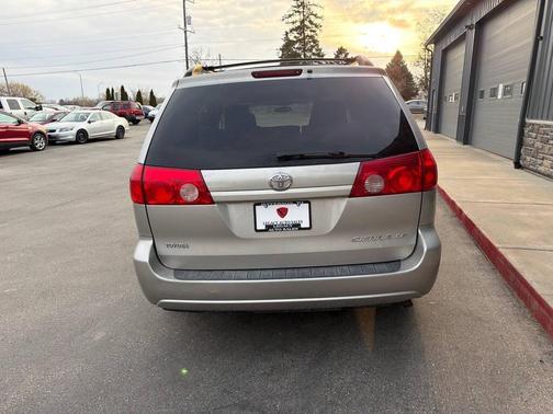 2009 Toyota Sienna LE