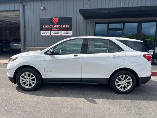 Summit White 2018 Chevrolet Equinox LS