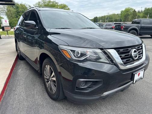 Magnetic Black Pearl 2019 Nissan Pathfinder S