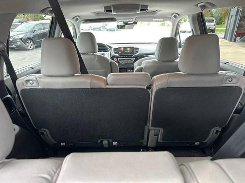 2020 Honda Pilot Touring 8-Passenger