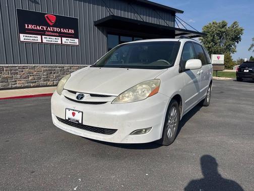 2008 Toyota Sienna XLE
