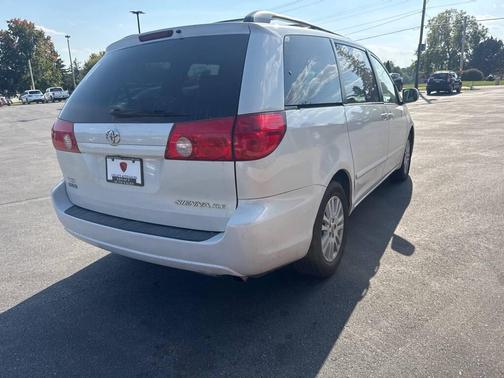 2008 Toyota Sienna XLE