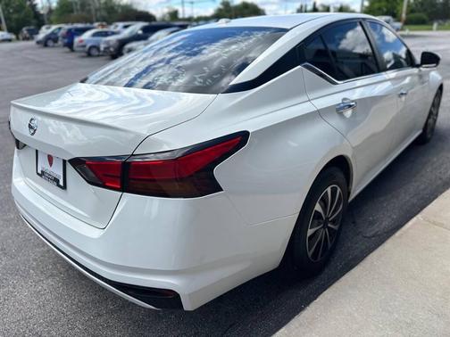 Glacier White 2020 Nissan Altima S FWD