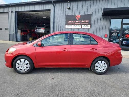 2012 Toyota Yaris LE