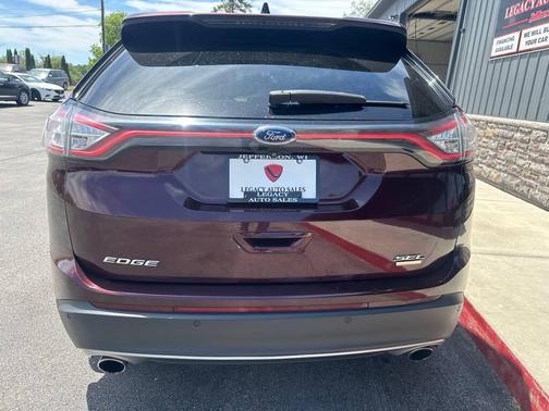 RED 2018 Ford Edge SEL