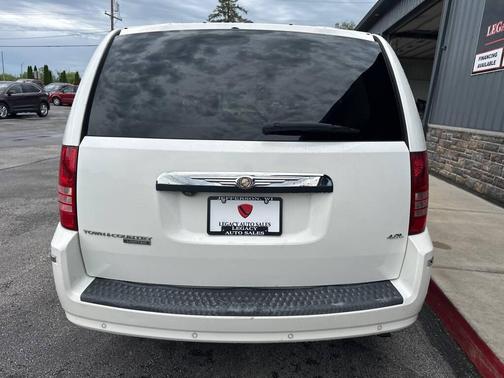 Stone White Clearcoat 2008 Chrysler Town & Country Limited