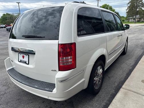 Stone White Clearcoat 2008 Chrysler Town & Country Limited