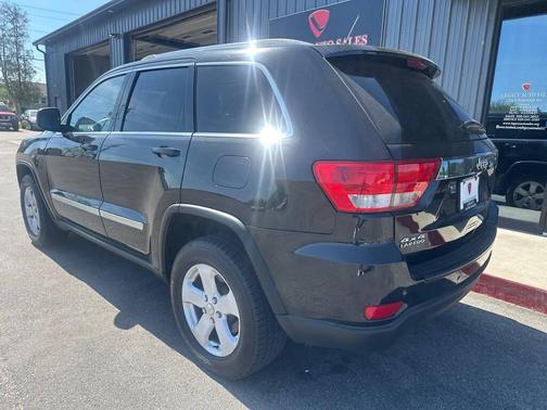 Brilliant Black Crystal Pearlcoat 2012 Jeep Grand Cherokee Laredo
