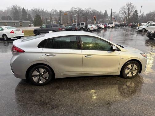 2019 Hyundai IONIQ Hybrid Blue
