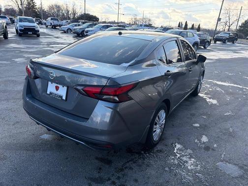 2021 Nissan Versa 1.6 S