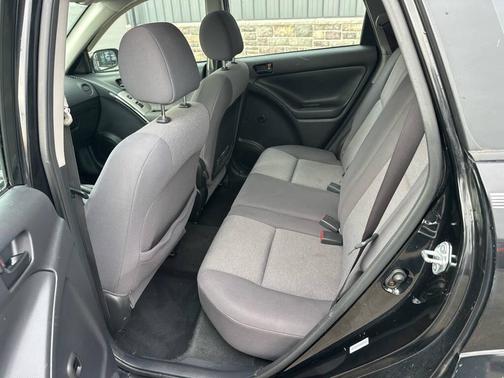 2004 Pontiac Vibe Base