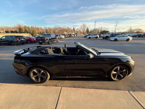 2016 Ford Mustang V6