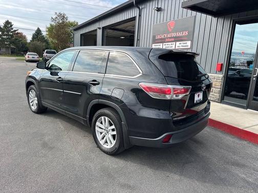 2016 Toyota Highlander LE
