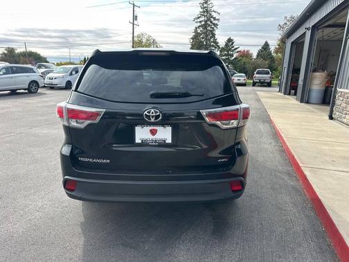 2016 Toyota Highlander LE