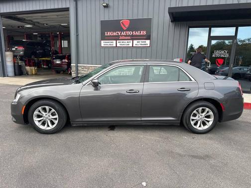 2016 Chrysler 300 Limited