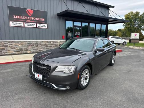 2016 Chrysler 300 Limited