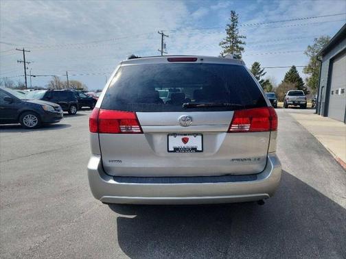 2005 Toyota Sienna LE