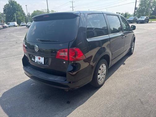 2012 Volkswagen Routan S