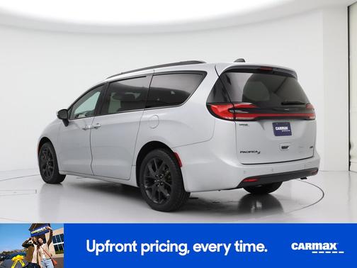 Silver 2023 Chrysler Pacifica Touring L
