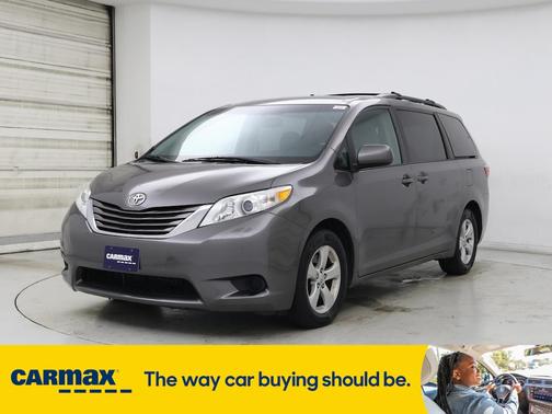 2017 Toyota Sienna LE