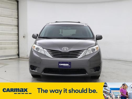 2017 Toyota Sienna LE