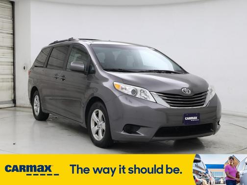2017 Toyota Sienna LE