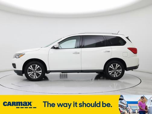 2017 Nissan Pathfinder SV