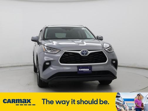 2022 Toyota Highlander Hybrid XLE Bronze