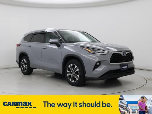 2022 Toyota Highlander Hybrid XLE Bronze