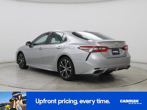 Silver 2018 Toyota Camry SE