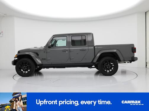 Gray 2022 Jeep Gladiator High Altitude