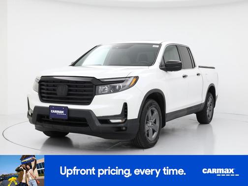White 2023 Honda Ridgeline RTL