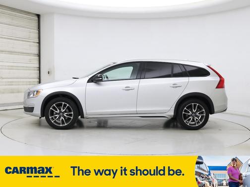 2017 Volvo V60 Cross Country T5
