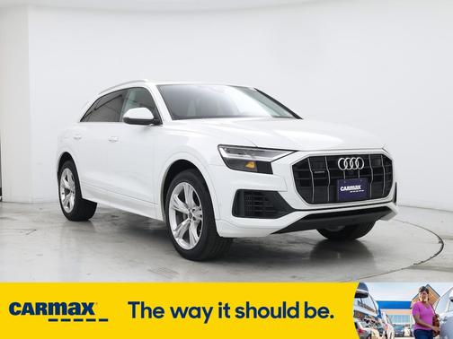2022 Audi Q8 Premium Plus